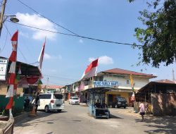 Satpol PP Tertibkan Pedagang yang Berjualan di Bahu Pasar Family Harapan Indah
